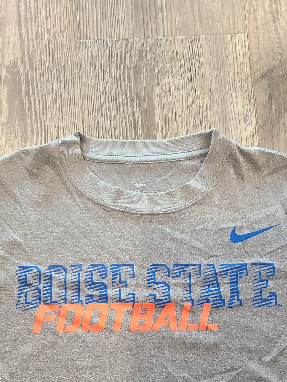 Nike Gray Tee w/Blue Boise State & Orange Football Print Dri-Fit T-Shirt Small